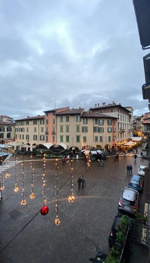 Appartamento Bergamo Centro Piazza Pontida - The Italian Escape Exteriér fotografie